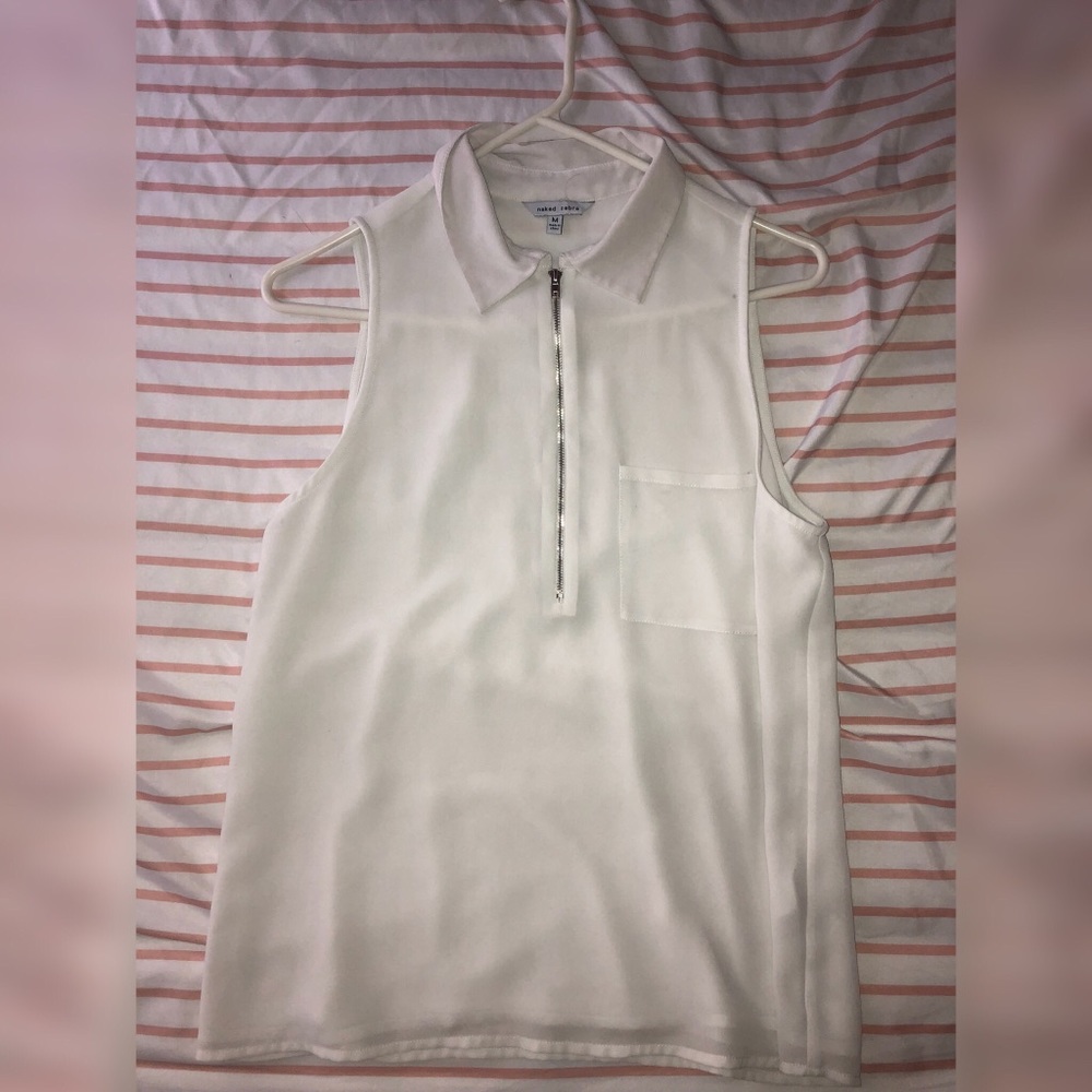 White t-shirt 😍